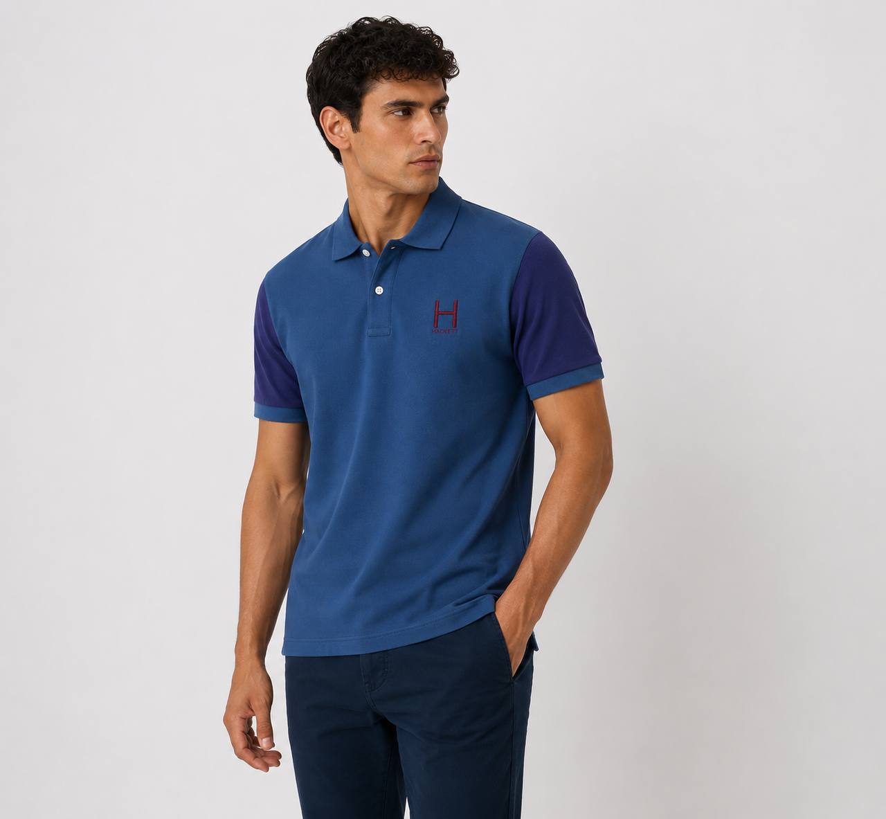 خرید پولوشرت مردانه هکت لندن دو رنگ آبی و سرمه‌ای با طراحی خاص، پارچه باکیفیت و فیت استاندارد. موجود در سایزهای M، XL، XXL و XXXL با قیمت 4.980.000 تومان.